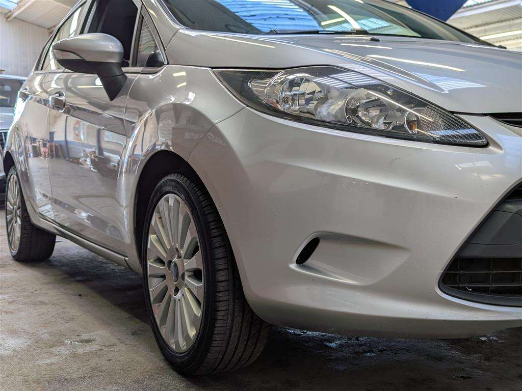 <p>2011 FORD FIESTA EDGE</p>