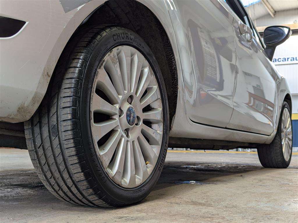 <p>2011 FORD FIESTA EDGE</p>