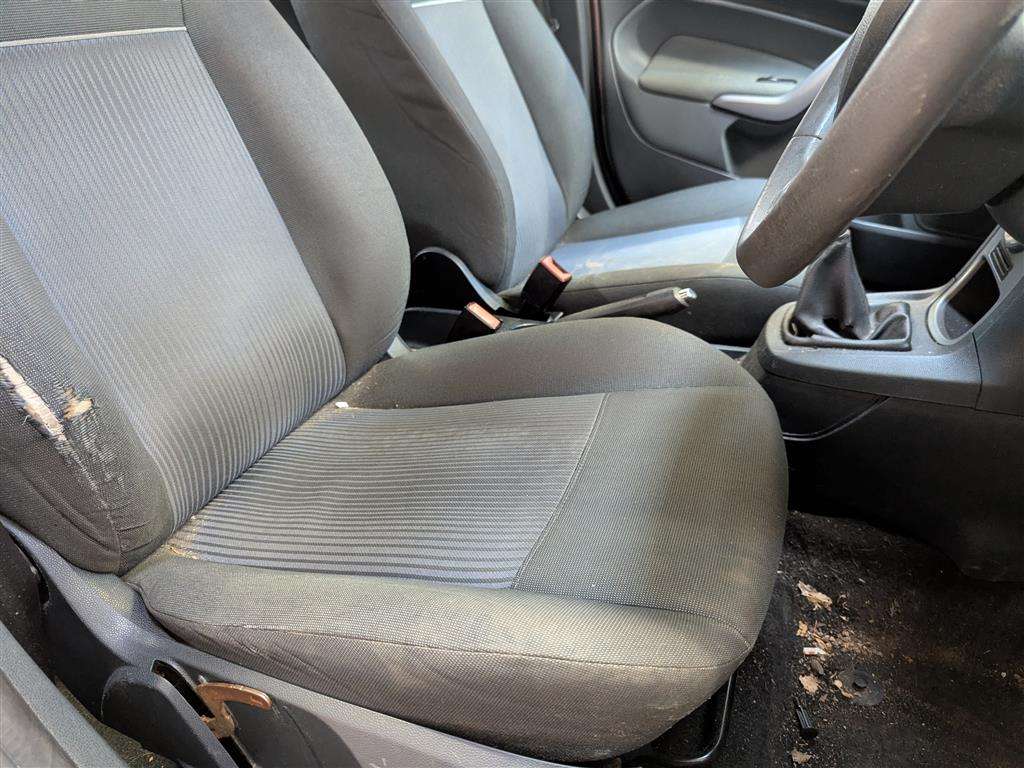 <p>2011 FORD FIESTA EDGE</p>