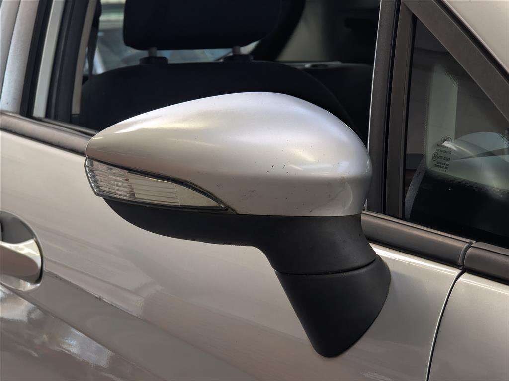 <p>2011 FORD FIESTA EDGE</p>