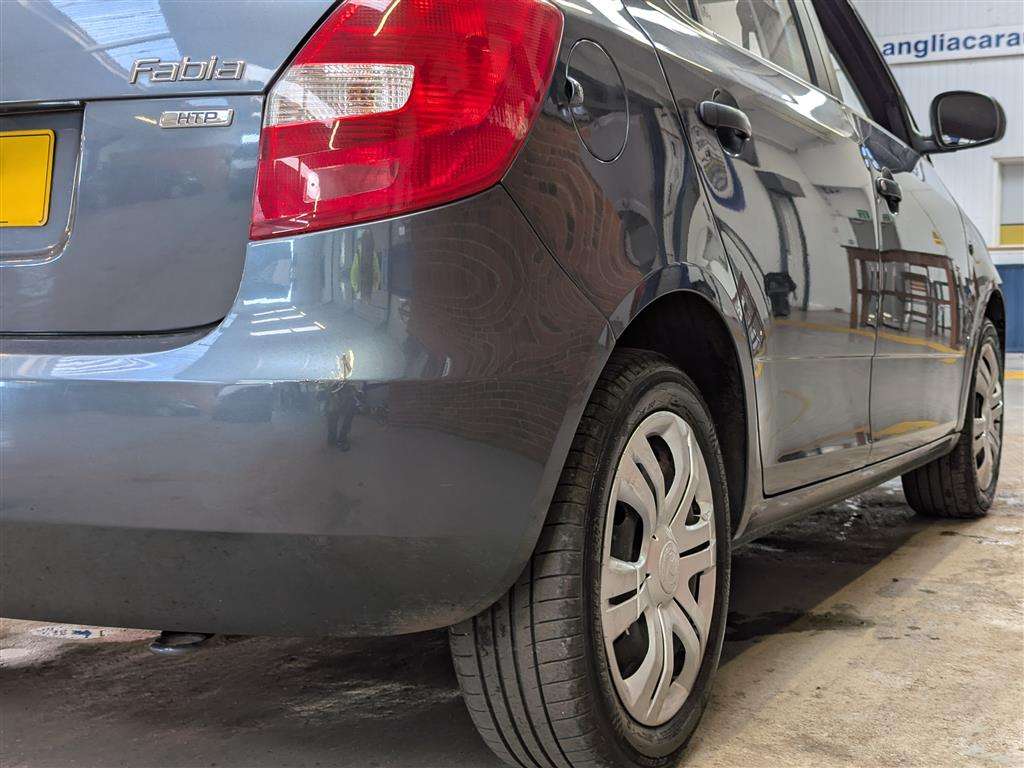 <p>2011 SKODA FABIA S 6V</p>