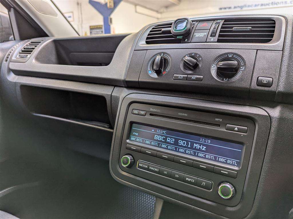 <p>2011 SKODA FABIA S 6V</p>