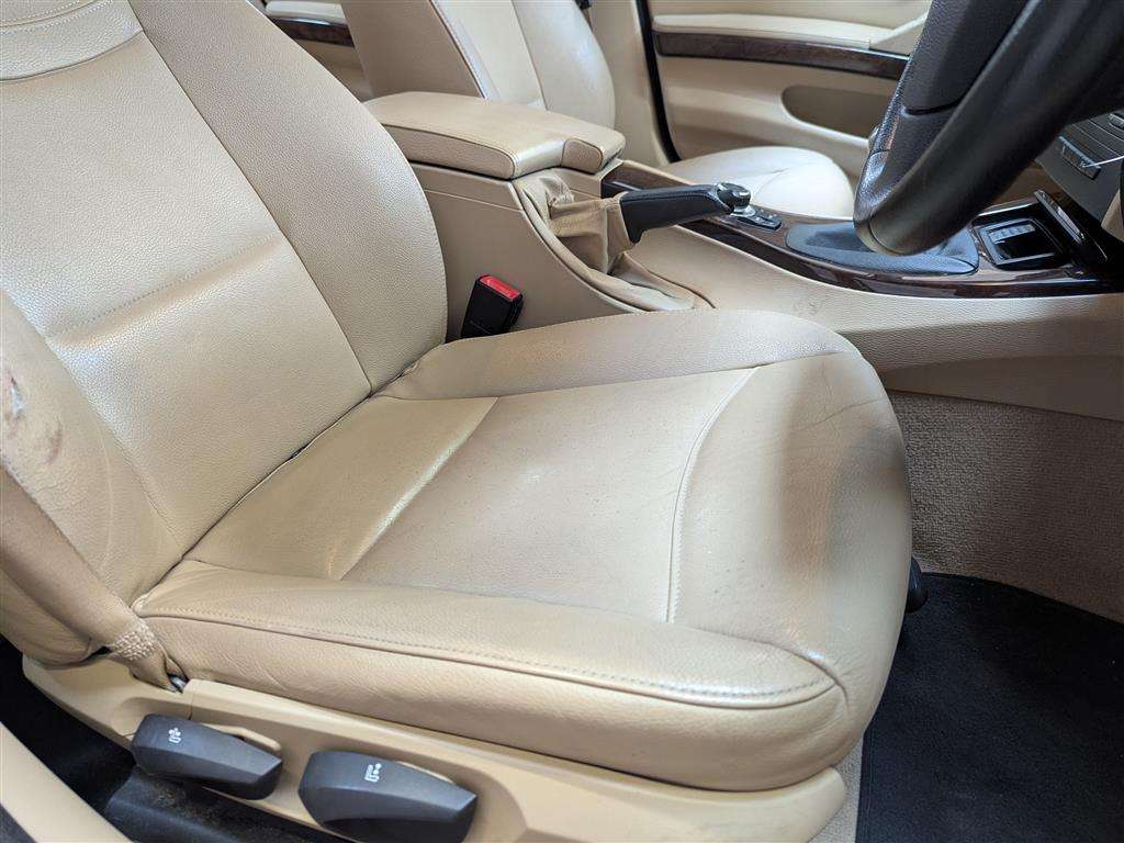 <p>2009 BMW 320D SE</p>