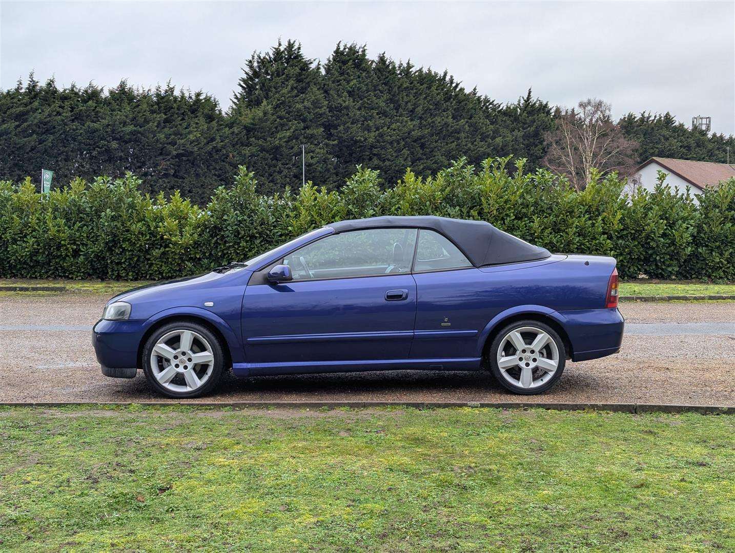 <p>2005 VAUXHALL ASTRA BERTONE EXCLUSIVE</p>