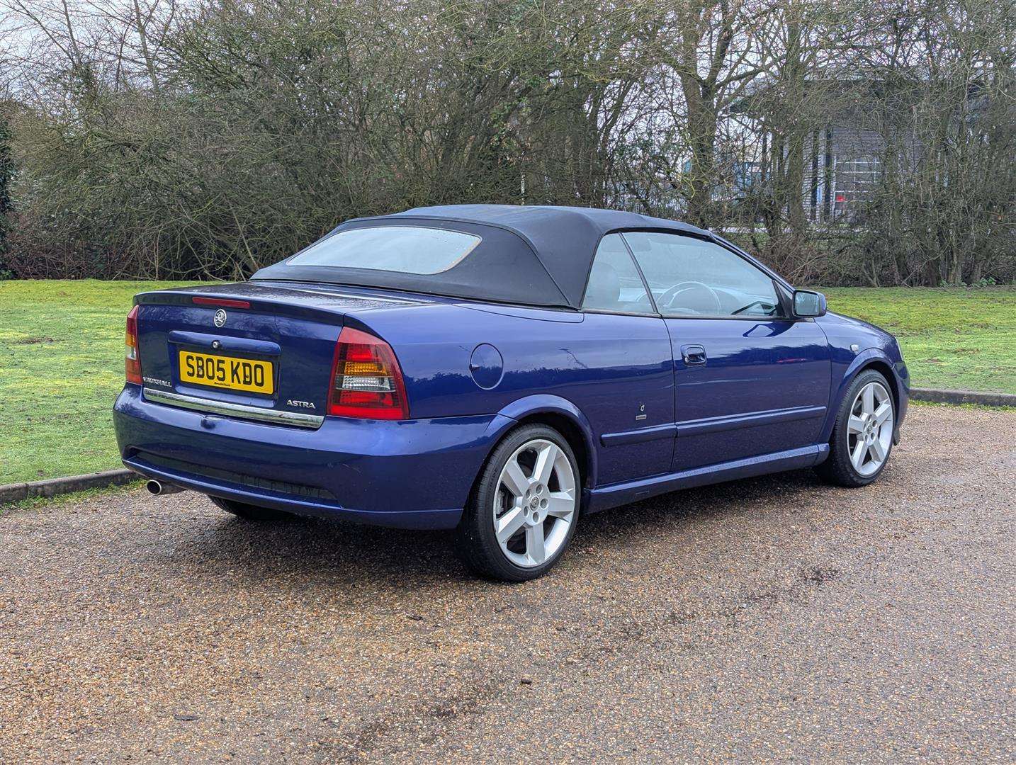 <p>2005 VAUXHALL ASTRA BERTONE EXCLUSIVE</p>