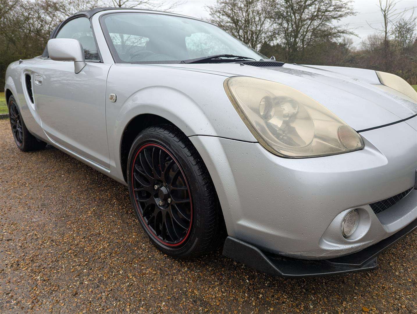 <p>2004 TOYOTA MR2 ROADSTER VVTI</p>