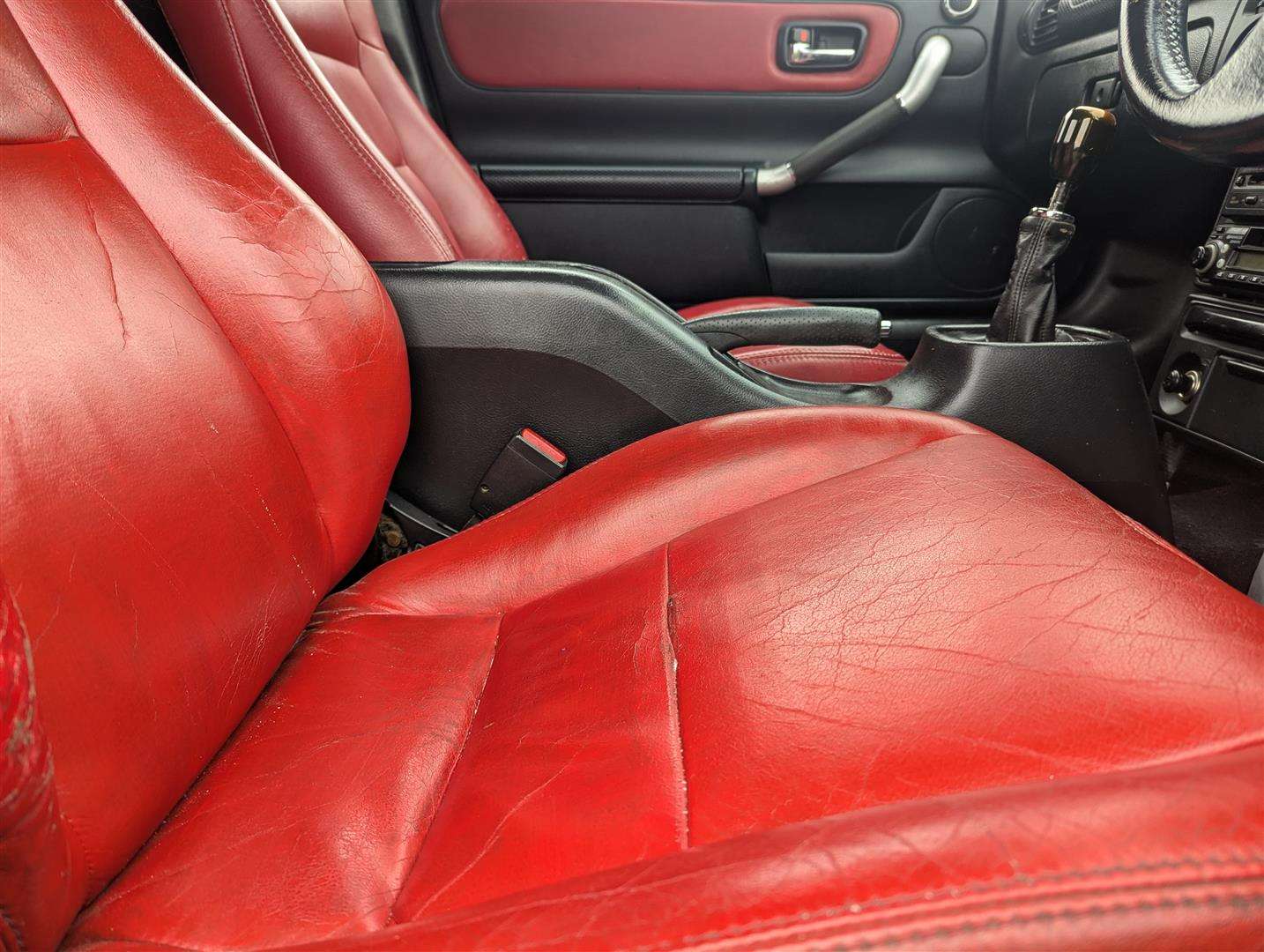 <p>2004 TOYOTA MR2 ROADSTER VVTI</p>