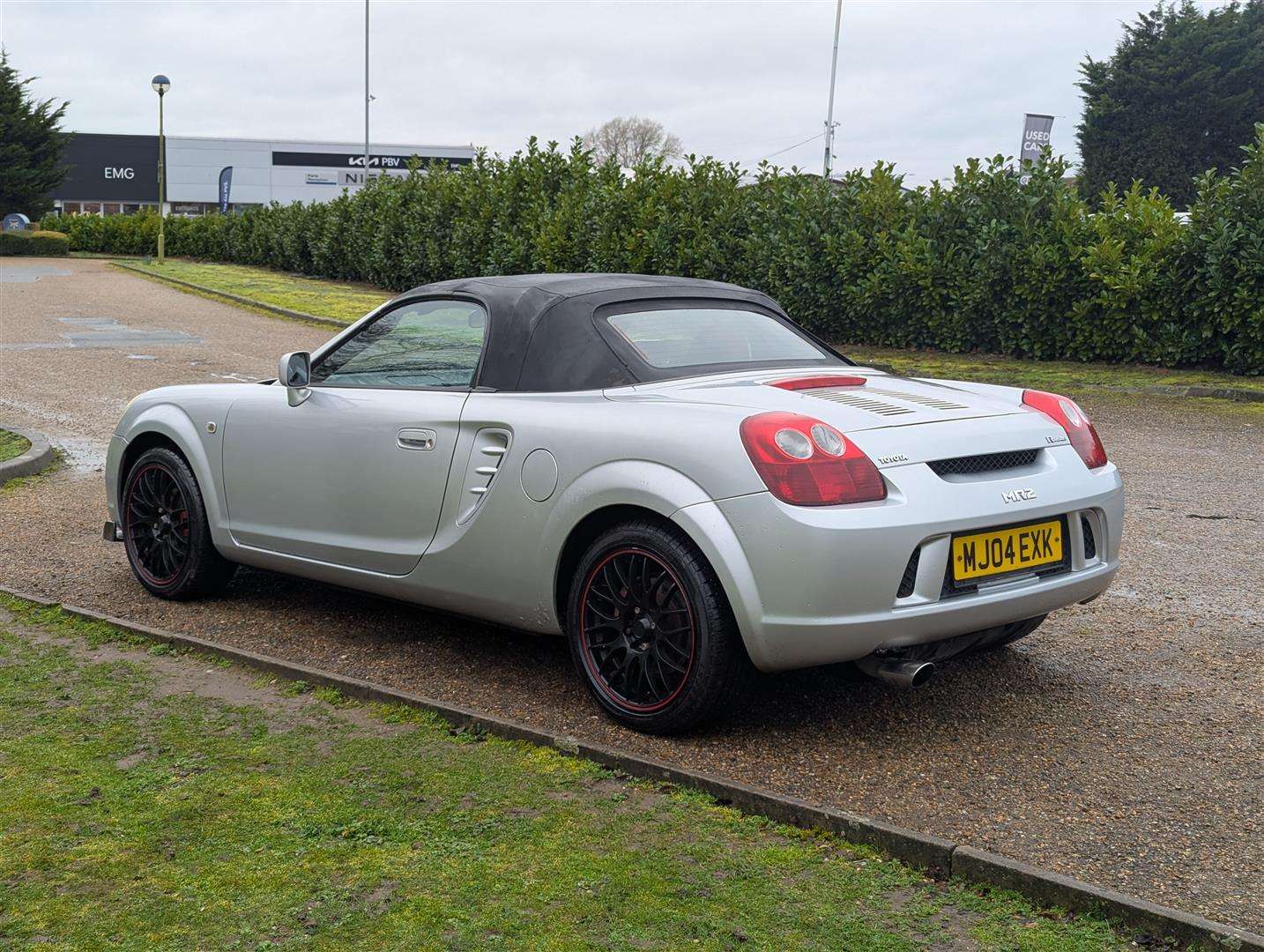 <p>2004 TOYOTA MR2 ROADSTER VVTI</p>