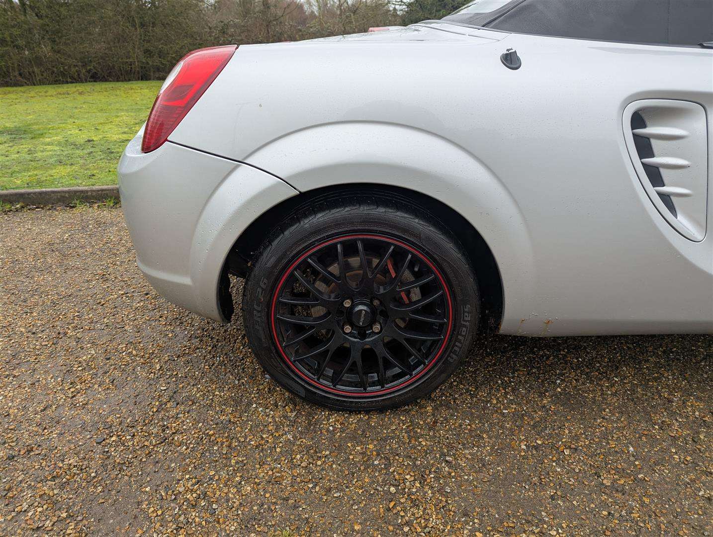 <p>2004 TOYOTA MR2 ROADSTER VVTI</p>