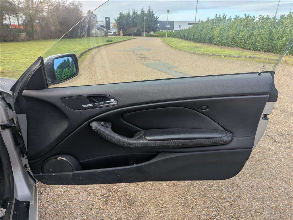 <p>2006 BMW 318CI M SPORT</p>