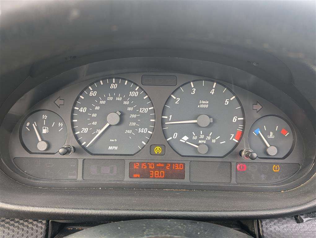 <p>2006 BMW 318CI M SPORT</p>