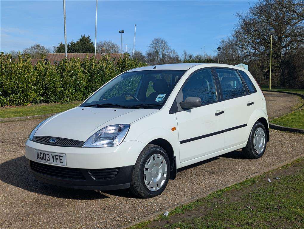 <p>2003 FORD FIESTA LX</p>