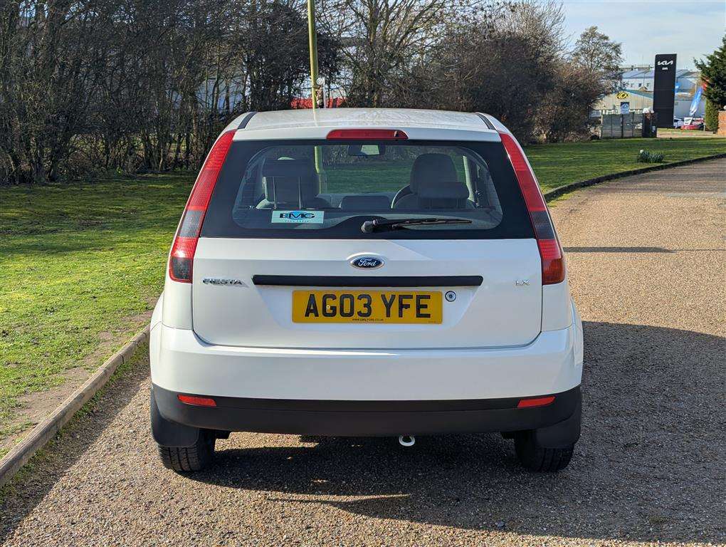 <p>2003 FORD FIESTA LX</p>