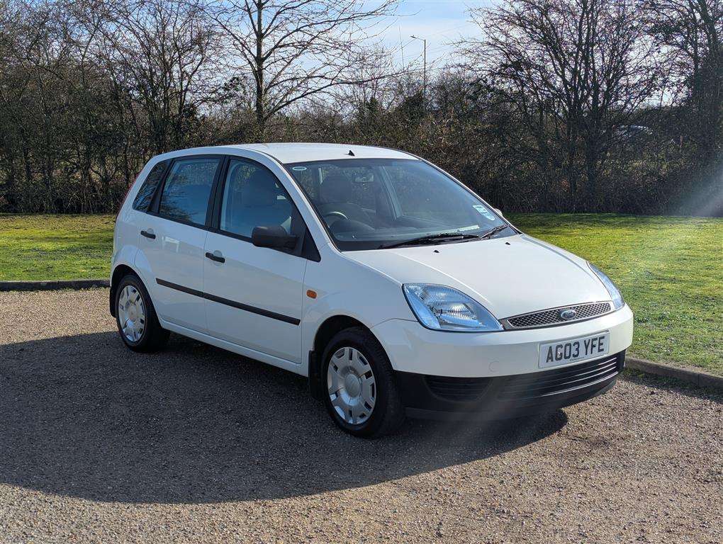 <p>2003 FORD FIESTA LX</p>
