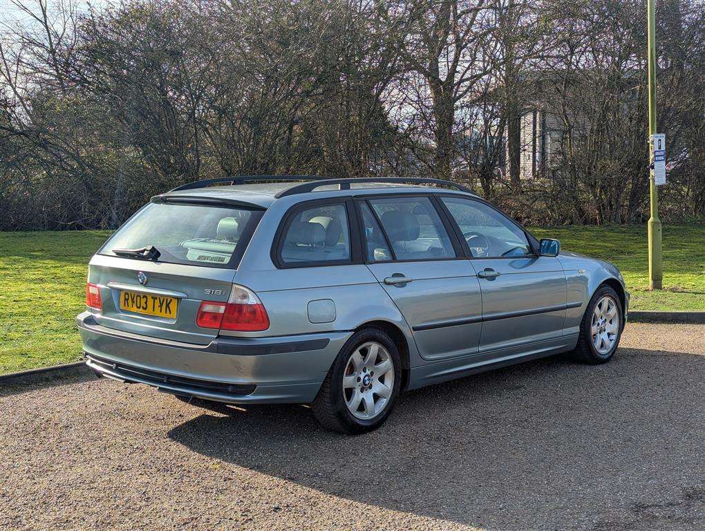 <p>2003 BMW 318I SE TOURING AUTO</p>