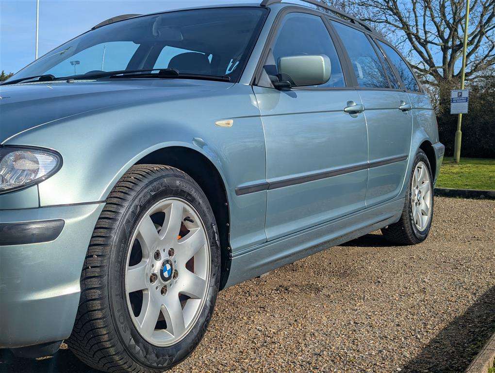 <p>2003 BMW 318I SE TOURING AUTO</p>