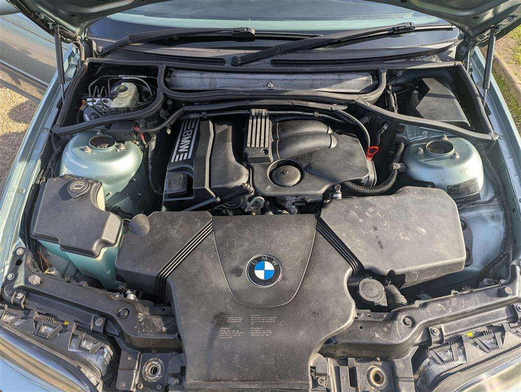 <p>2003 BMW 318I SE TOURING AUTO</p>