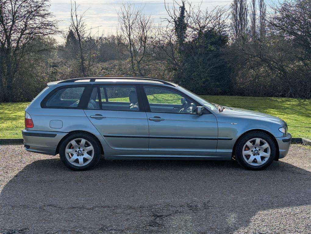 <p>2003 BMW 318I SE TOURING AUTO</p>