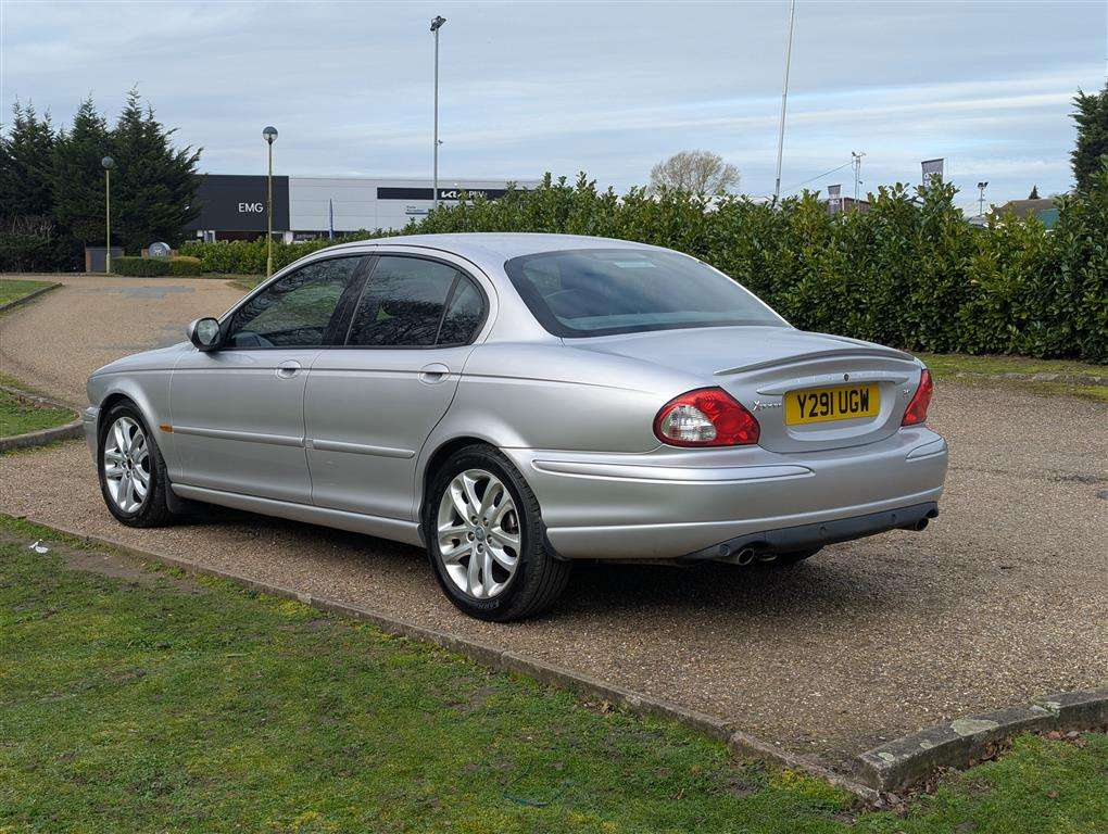<p>2001 JAGUAR X-TYPE V6 SPORT AUTO</p>