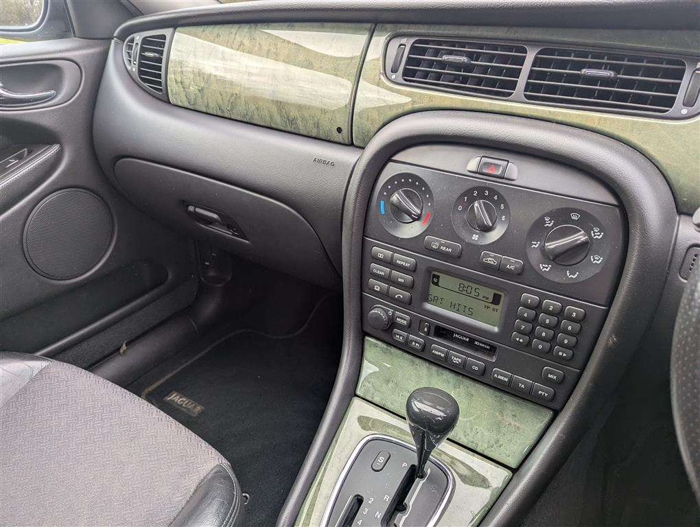 <p>2001 JAGUAR X-TYPE V6 SPORT AUTO</p>