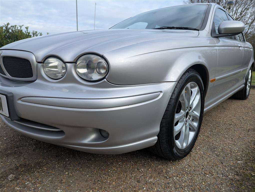 <p>2001 JAGUAR X-TYPE V6 SPORT AUTO</p>