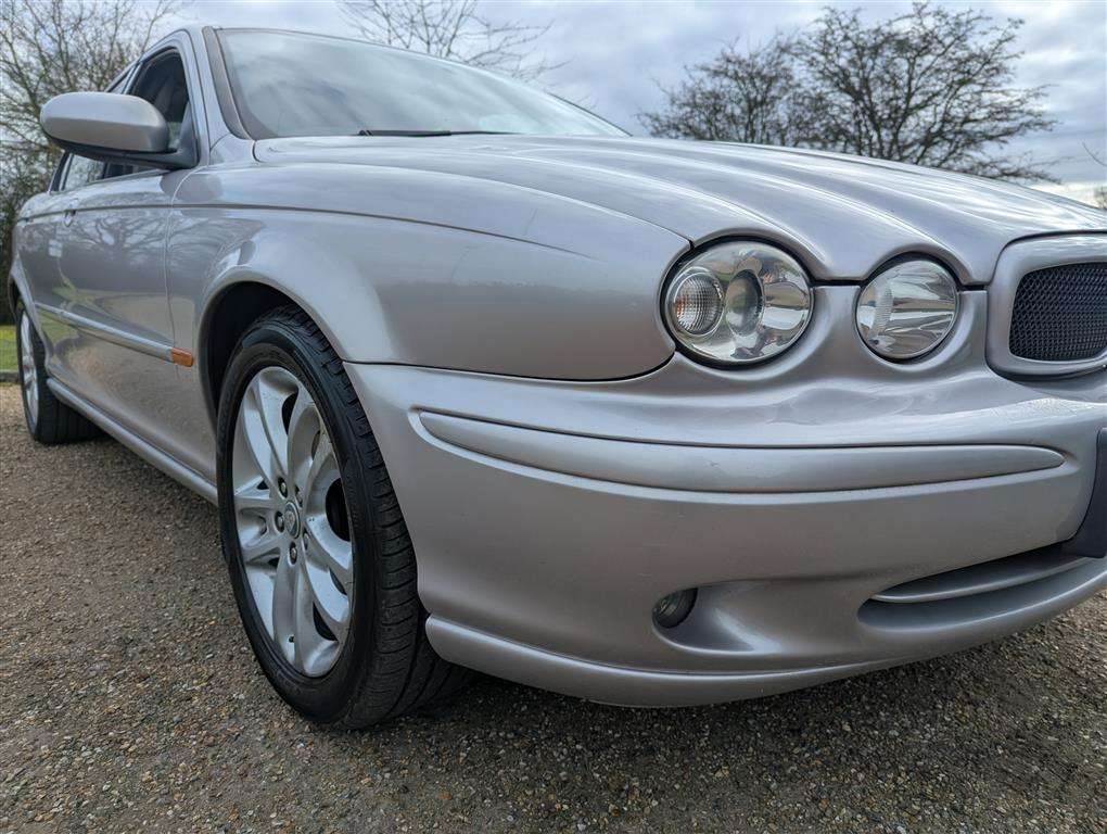 <p>2001 JAGUAR X-TYPE V6 SPORT AUTO</p>