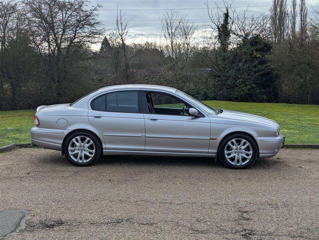 <p>2001 JAGUAR X-TYPE V6 SPORT AUTO</p>
