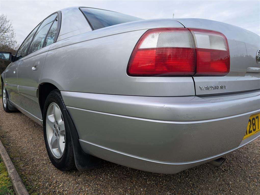 <p>2000 VAUXHALL OMEGA CD AUTO</p>