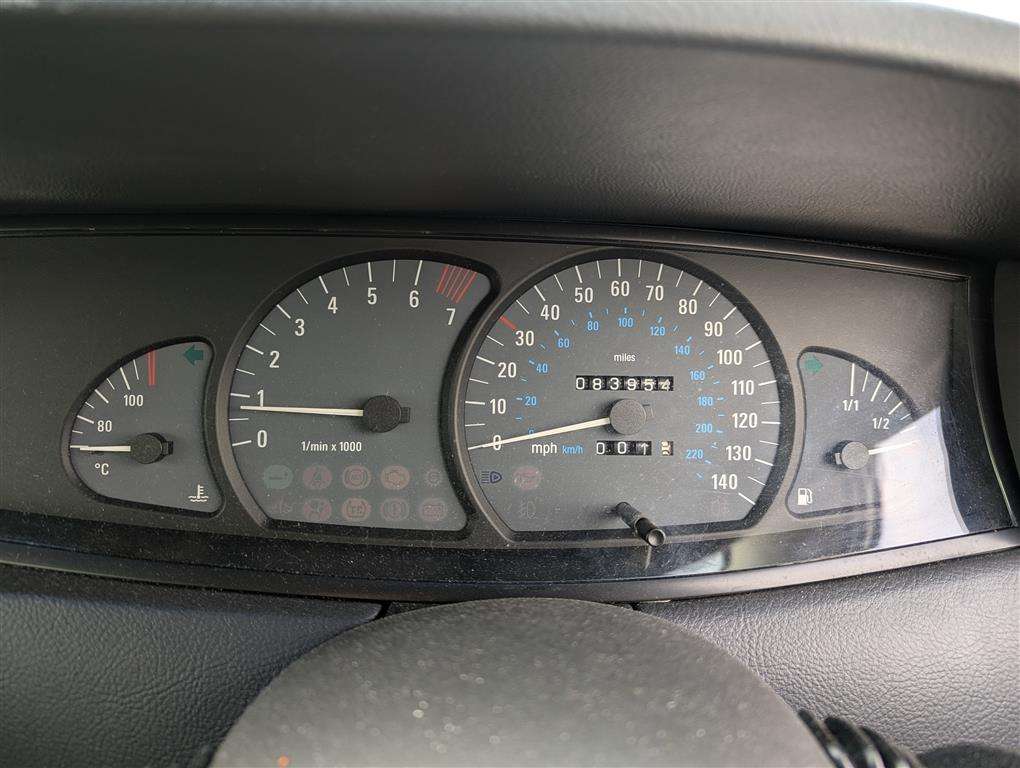 <p>2000 VAUXHALL OMEGA CD AUTO</p>