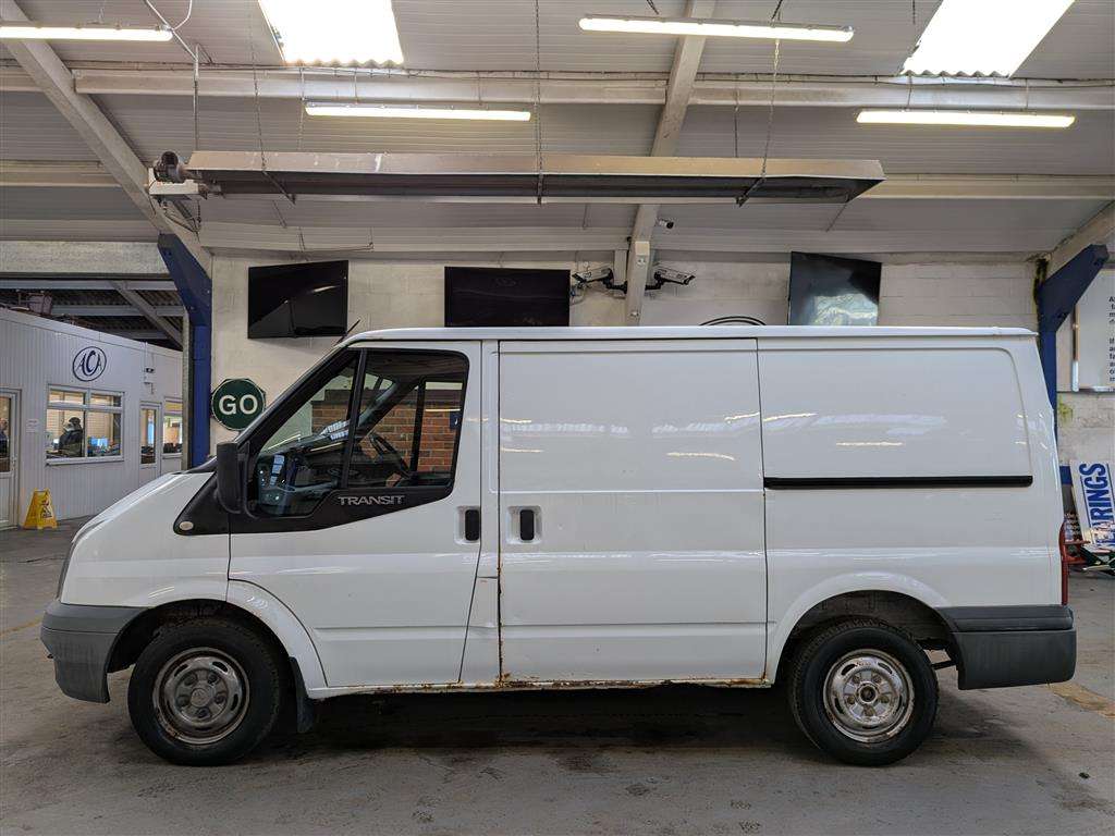 <p>2010 FORD TRANSIT 85 T260M FWD</p>