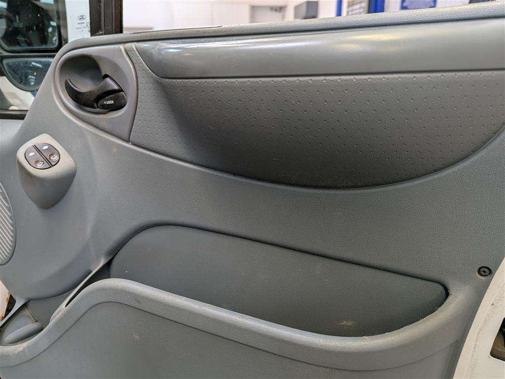 <p>2010 FORD TRANSIT 85 T260M FWD</p>