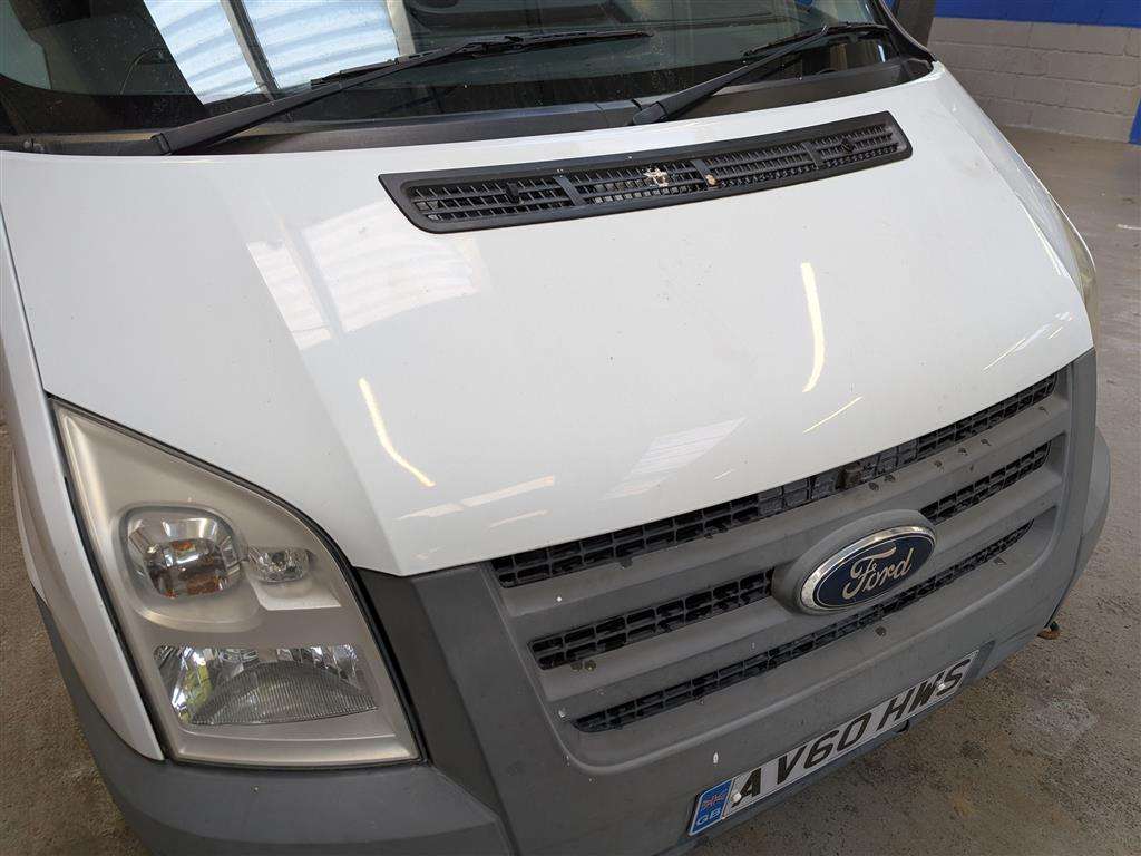 <p>2010 FORD TRANSIT 85 T260M FWD</p>
