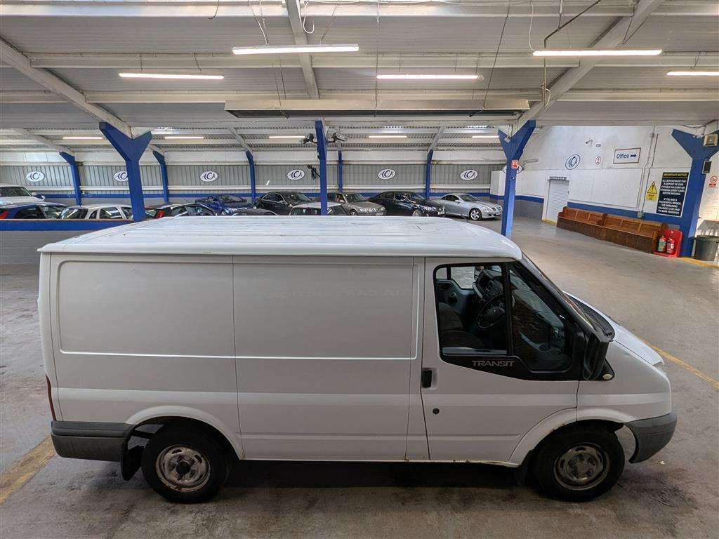 <p>2010 FORD TRANSIT 85 T260M FWD</p>