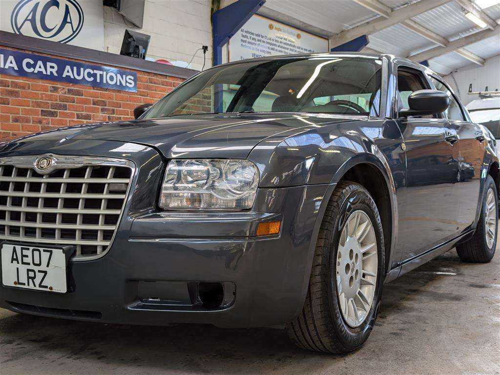 <p>2007 CHRYSLER L.H.D.</p>