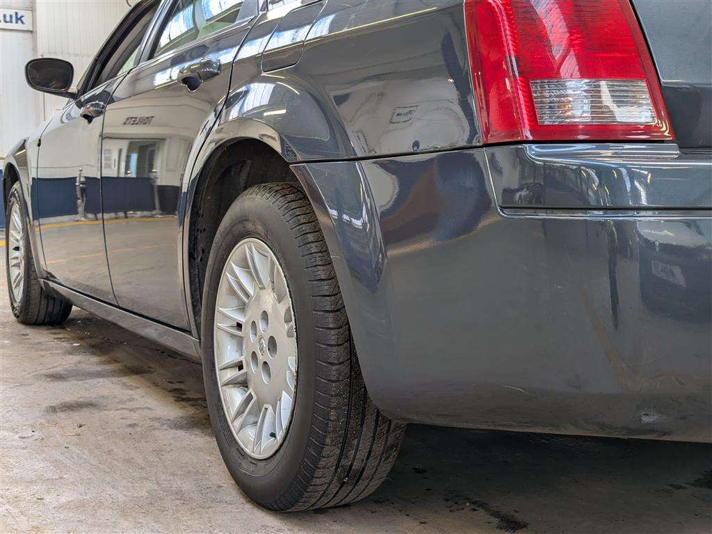 <p>2007 CHRYSLER L.H.D.</p>