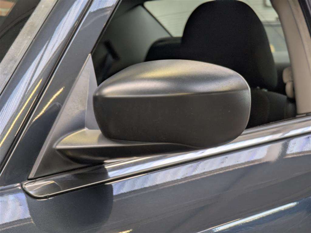 <p>2007 CHRYSLER L.H.D.</p>