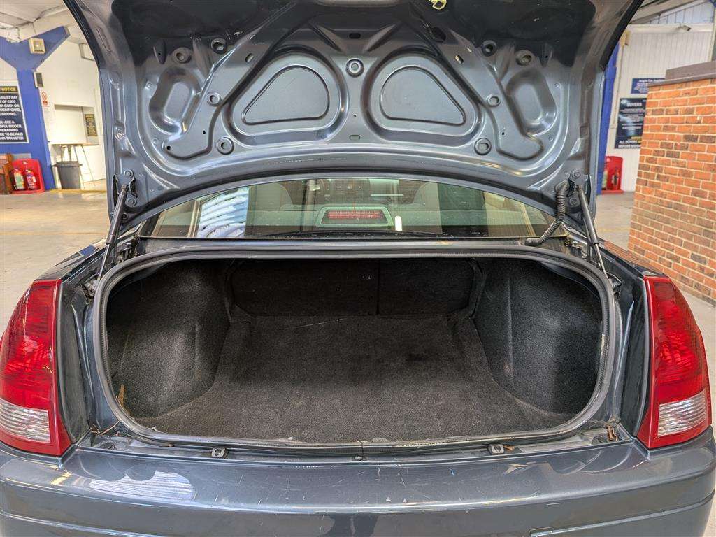 <p>2007 CHRYSLER L.H.D.</p>