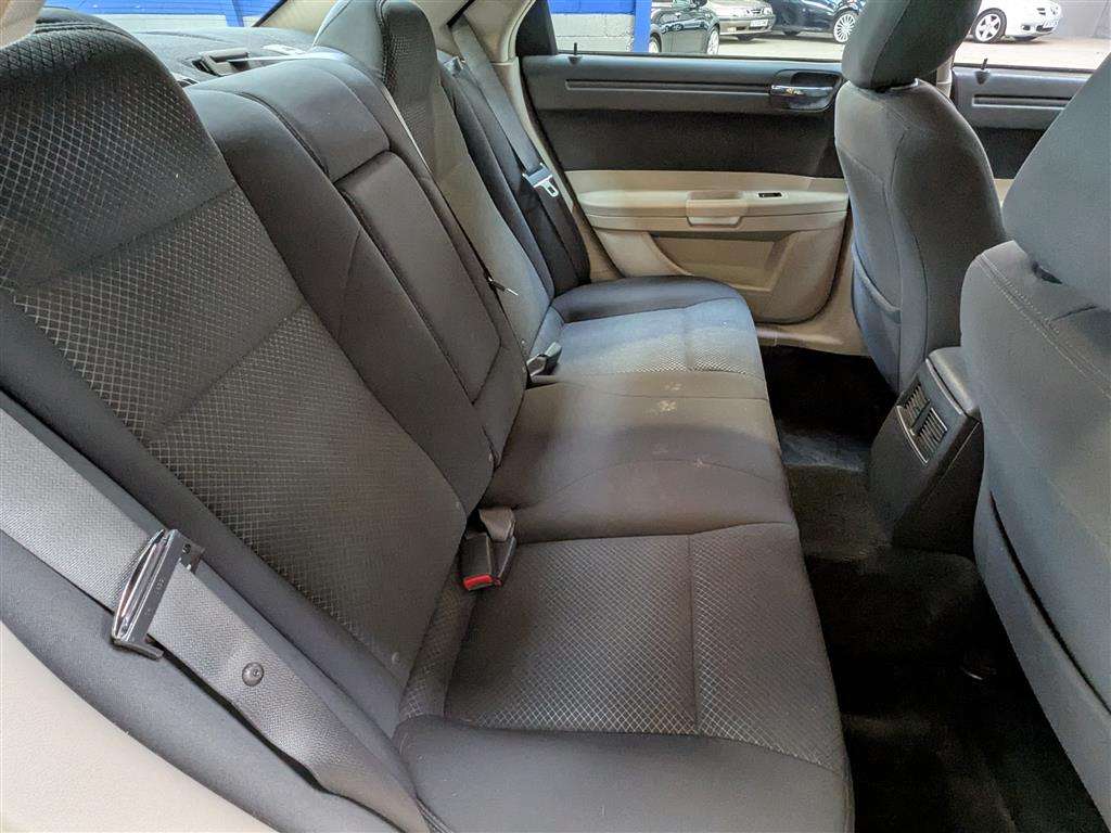 <p>2007 CHRYSLER L.H.D.</p>