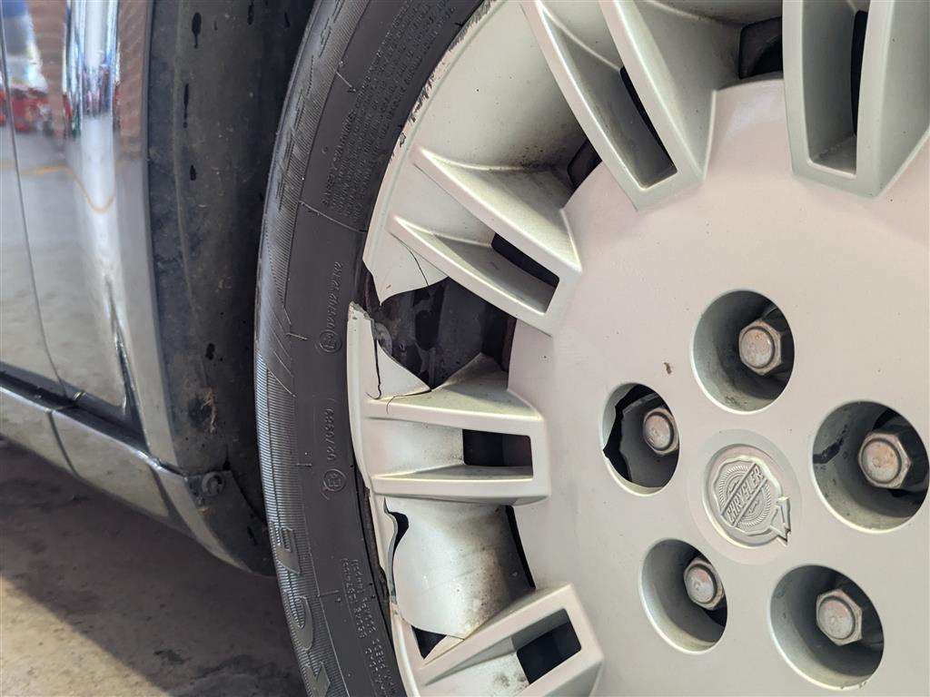 <p>2007 CHRYSLER L.H.D.</p>