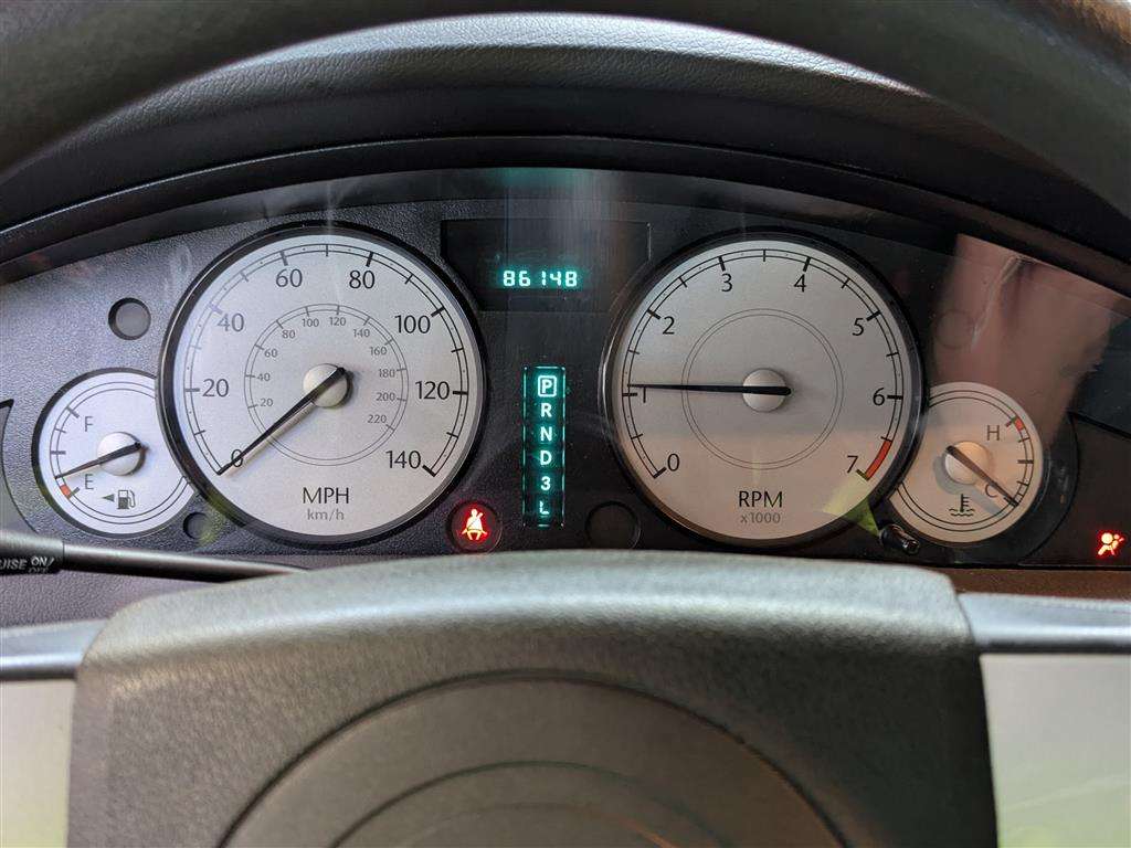 <p>2007 CHRYSLER L.H.D.</p>