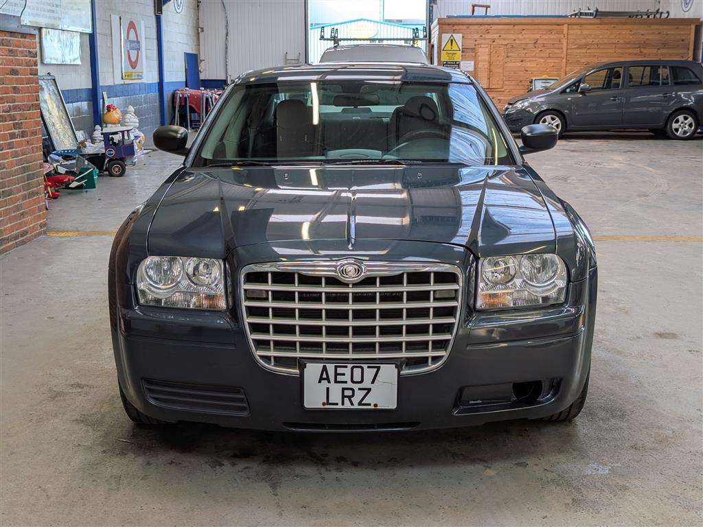 <p>2007 CHRYSLER L.H.D.</p>