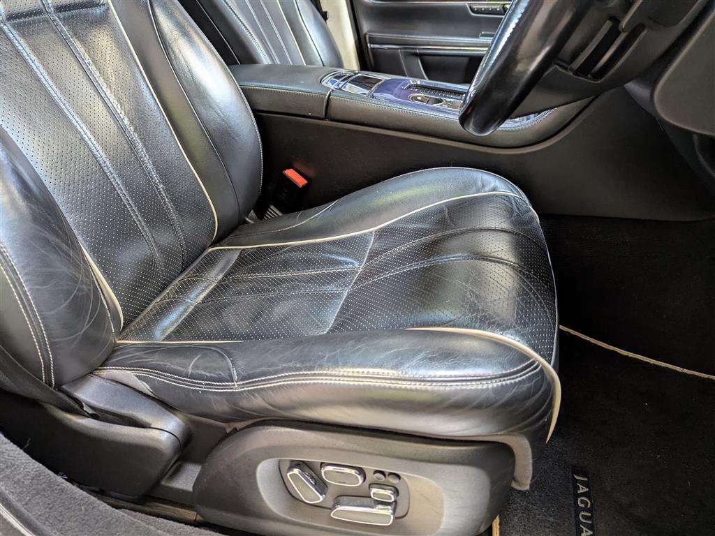 <p>2012 JAGUAR XJ PORTFOLIO V6 D AUTO</p>