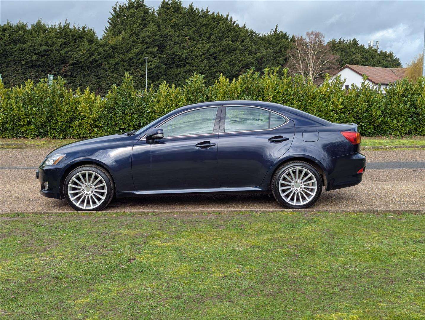 <p>2010 LEXUS IS 220D SE-I</p>