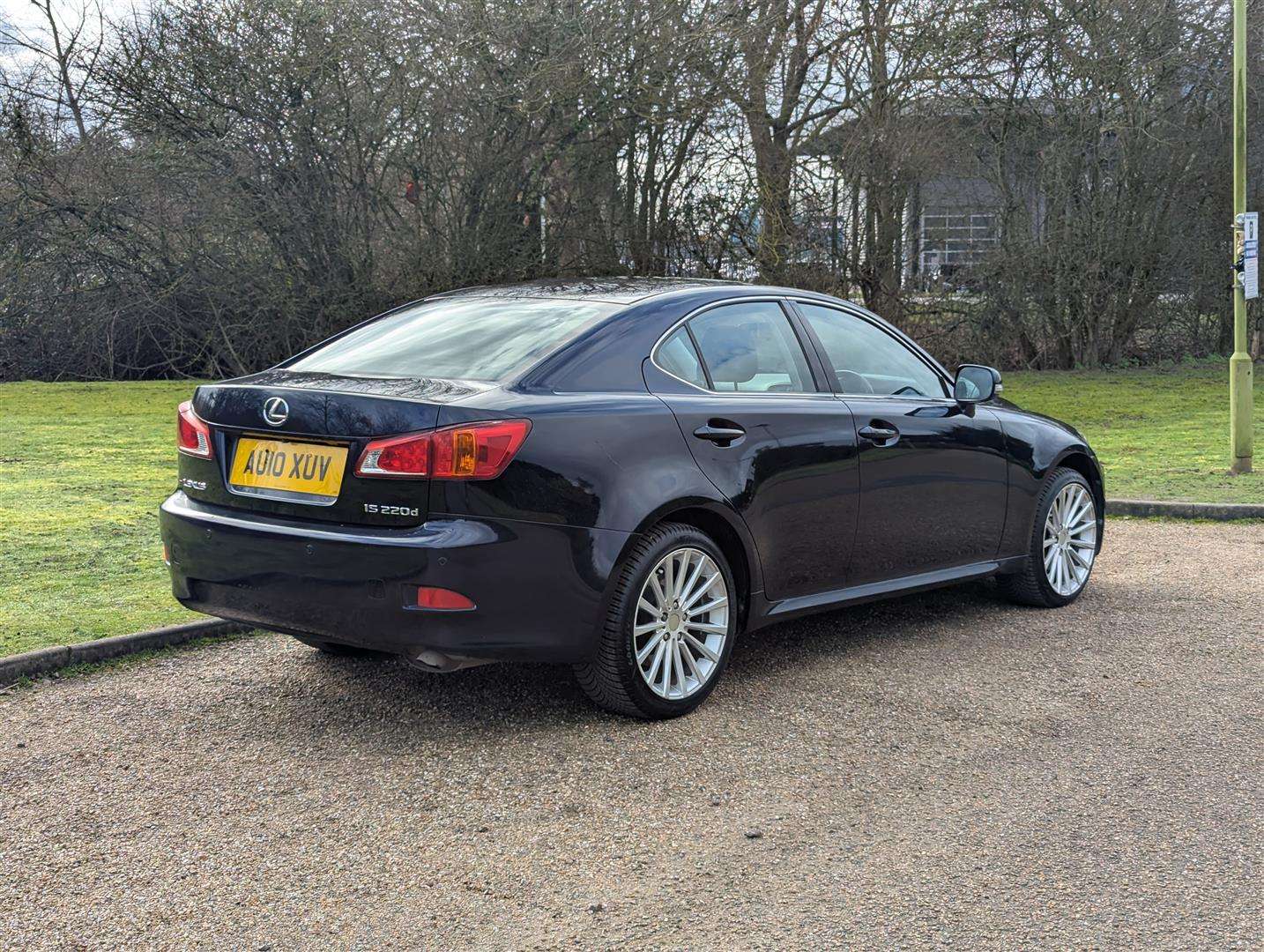 <p>2010 LEXUS IS 220D SE-I</p>