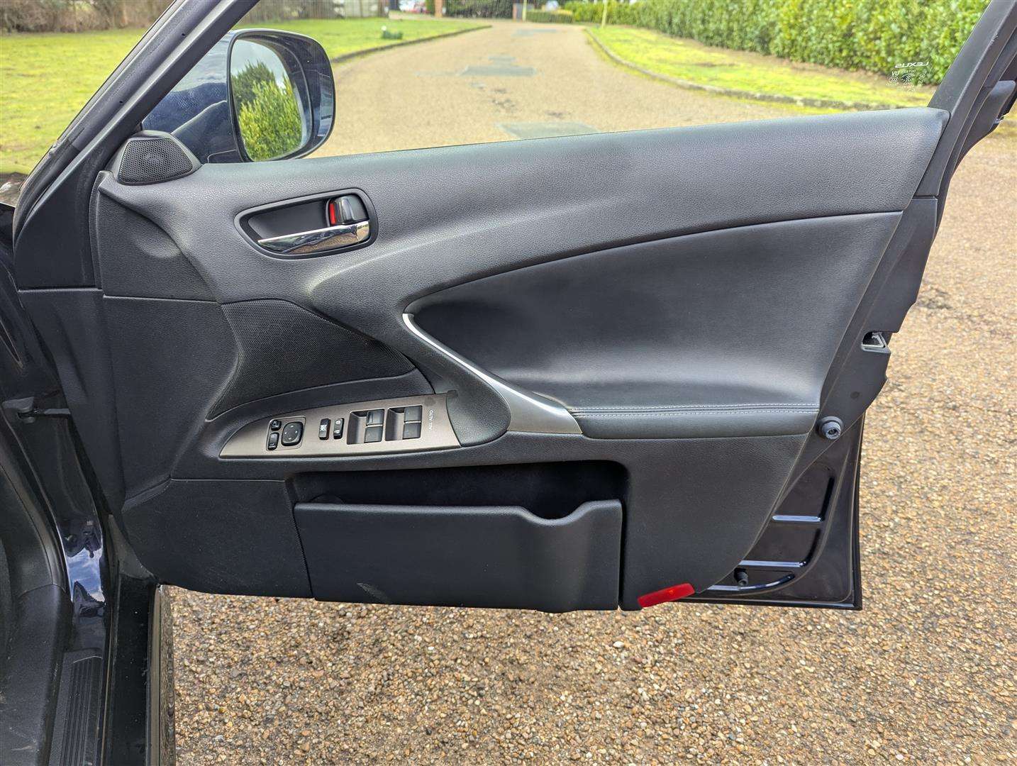 <p>2010 LEXUS IS 220D SE-I</p>