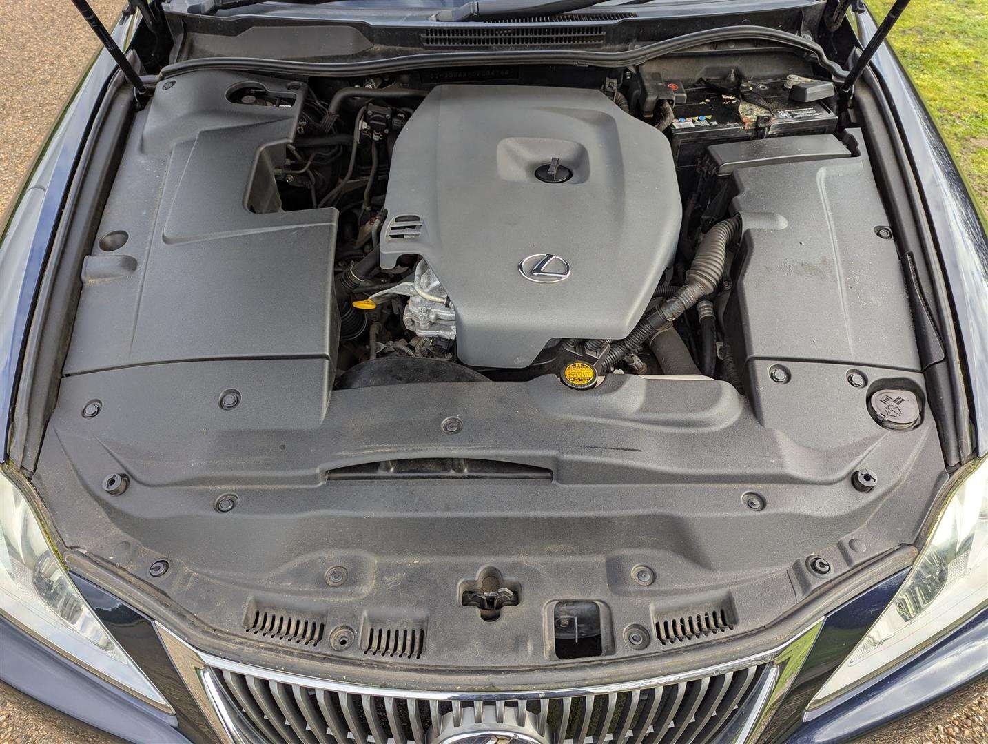 <p>2010 LEXUS IS 220D SE-I</p>