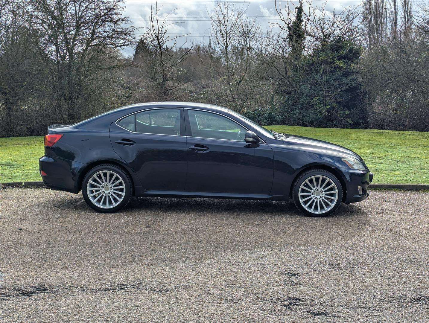 <p>2010 LEXUS IS 220D SE-I</p>