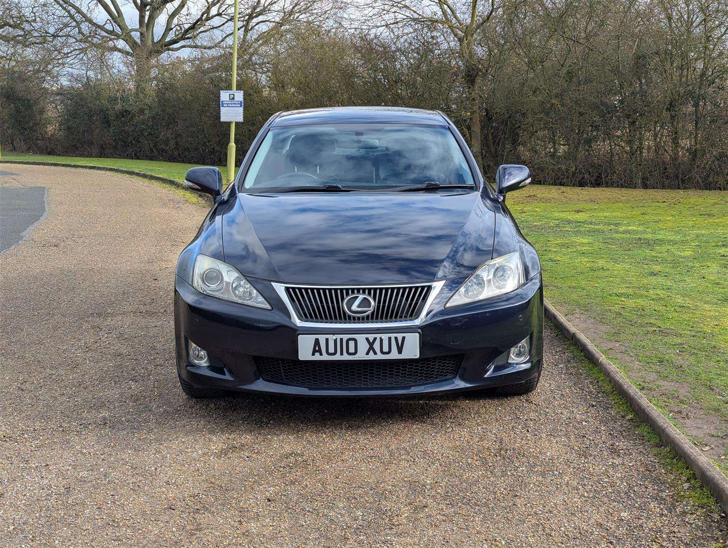 <p>2010 LEXUS IS 220D SE-I</p>