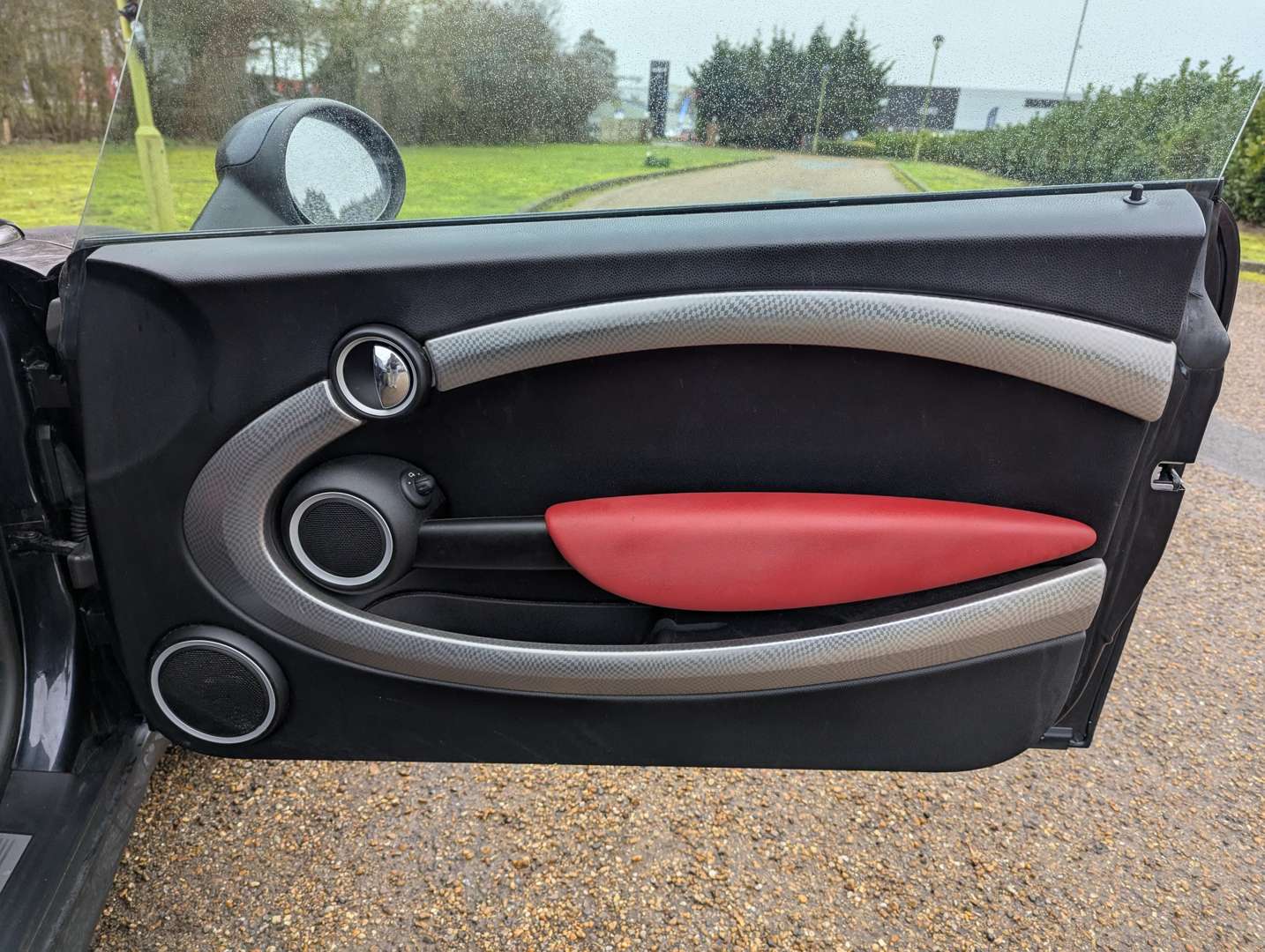 <p>2007 MINI COOPER S</p>