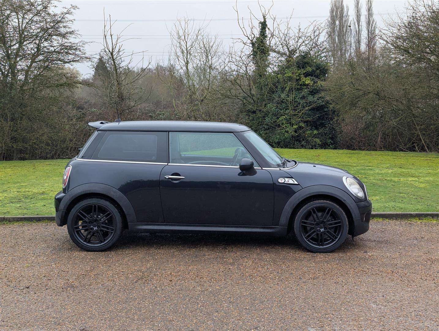 <p>2007 MINI COOPER S</p>